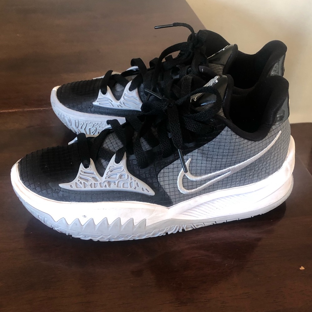 Nike Kyrie 4 low